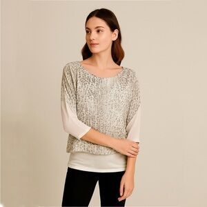 Giusy Silk Made in Italy cream Gray Leopard Print Blouse Size Small